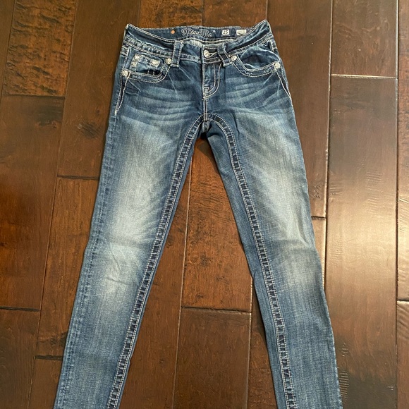 Miss Me Jeans - Picture 2 of 3